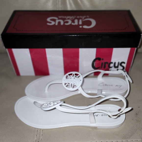 Circus by Sam Edelman Women's Mae Sandal - Picture 3 of 3